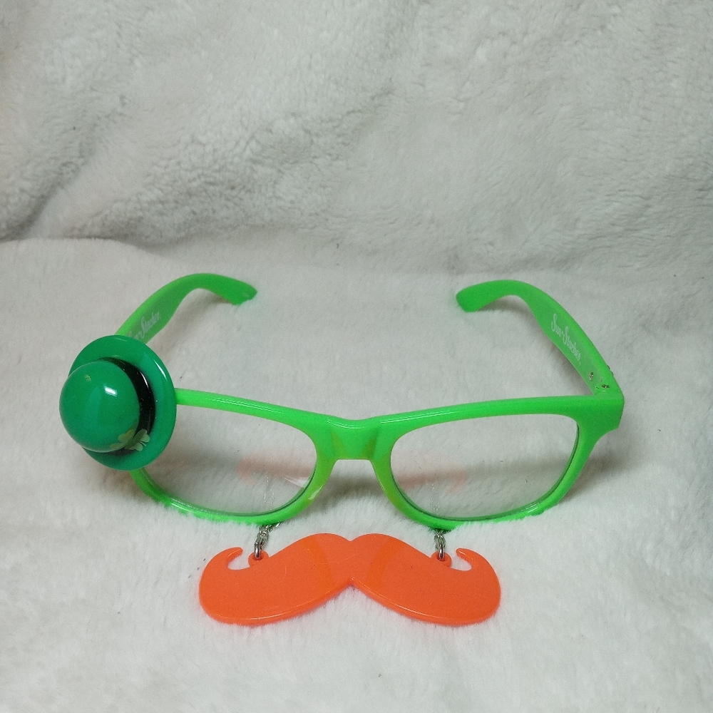 IRISH Green Novelty Glasses w/Mustache